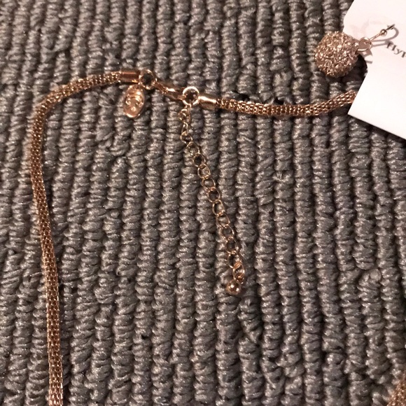 Necklace & earning set - Picture 3 of 3